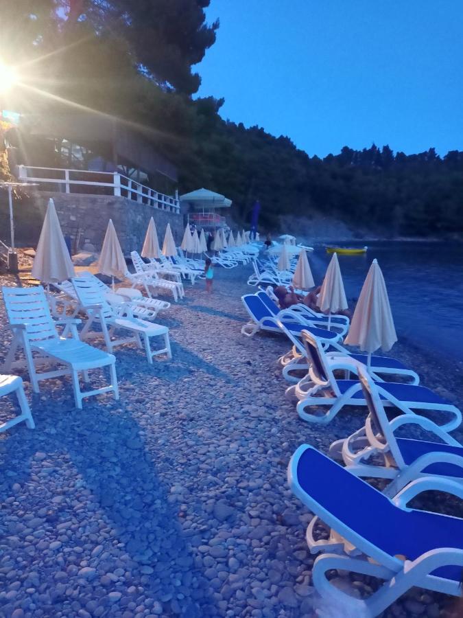 Anika Hotel Sutomore Exterior photo